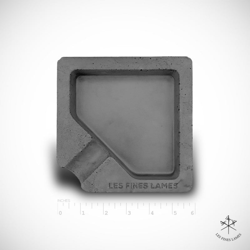 Monad - Concrete Ashtray - Anthracite | Les Fines Lames - Cuban Ashes